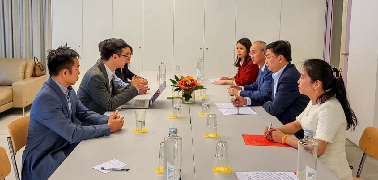 The Association of Vietnamese Intellectuals and Experts (AVIES) in Switzerland