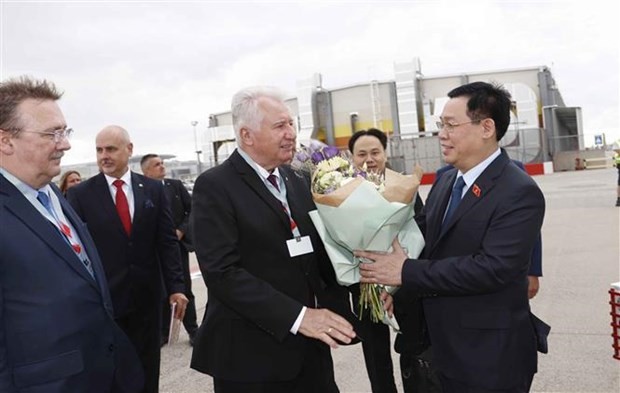 National Assembly Chairman Vuong Dinh Hue Starts Official Visit to Hungary National Assembly Chairman Vuong Dinh Hue Starts Official Visit to Hungary