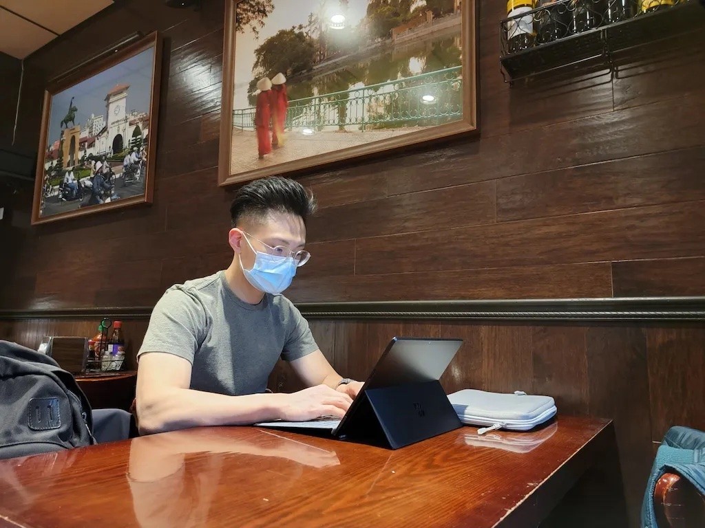 The American Dream: Biomedical Student by Day, Restaurant Waiter by Night The American Dream: Biomedical Student by Day, Restaurant Waiter by Night