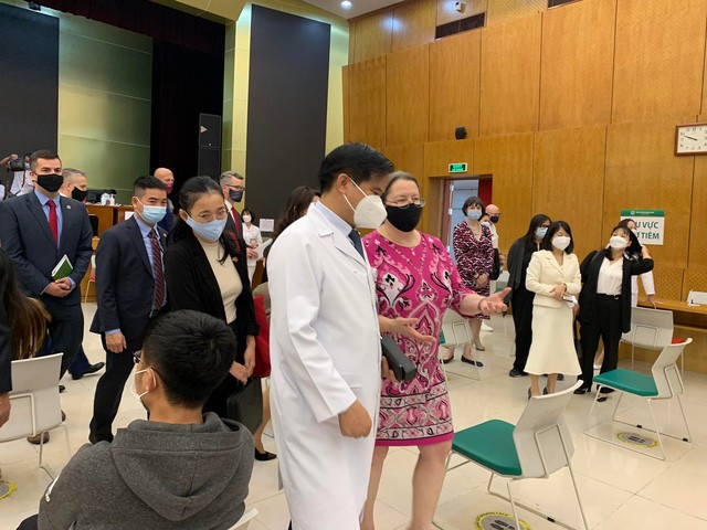 Vietnam Receives DNA Sequencing Device for Covid-19 Variants Donated by USA Vietnam Receives DNA Sequencing Device for Covid-19 Variants Donated by USA