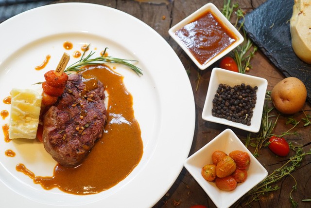 Tet's Eve Romantic Date Spots in HCMC Tet's Eve Romantic Date Spots in HCMC