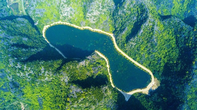 Discovering Magnificent Oasis of Vietnam's Ancient Capital Discovering Magnificent Oasis of Vietnam's Ancient Capital