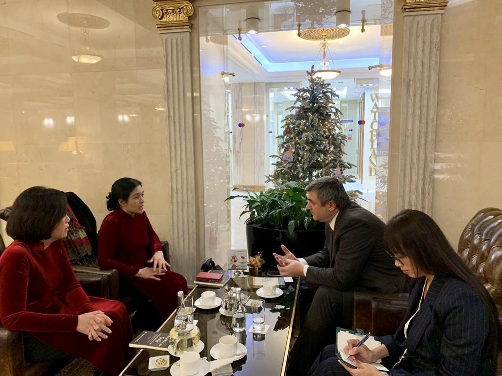 VUFO President Works with St. Petersburg Official to Boost People-to-people Exchange VUFO President Works with St. Petersburg Official to Boost People-to-people Exchange