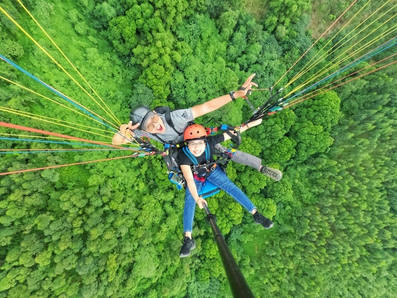 Paragliding - Flying Sport in Hanoi To Try This Weekend Paragliding - Flying Sport in Hanoi To Try This Weekend