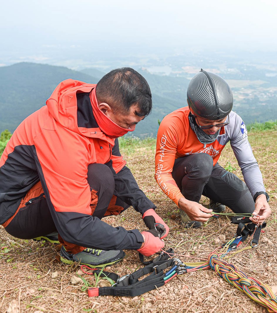Paragliding - Flying Sport in Hanoi To Try This Weekend Paragliding - Flying Sport in Hanoi To Try This Weekend