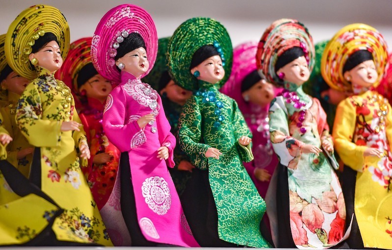 Vietnamese Artist Promotes Traditional Cultures with Multi-Ethnic Doll Collection Vietnamese Artist Promotes Traditional Cultures with Multi-Ethnic Doll Collection