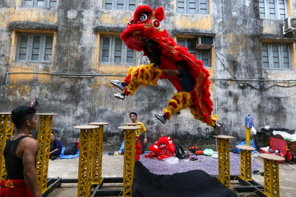 Không khí đón Tết Nguyên đán tràn ngập thế giới Chú thích ảnh