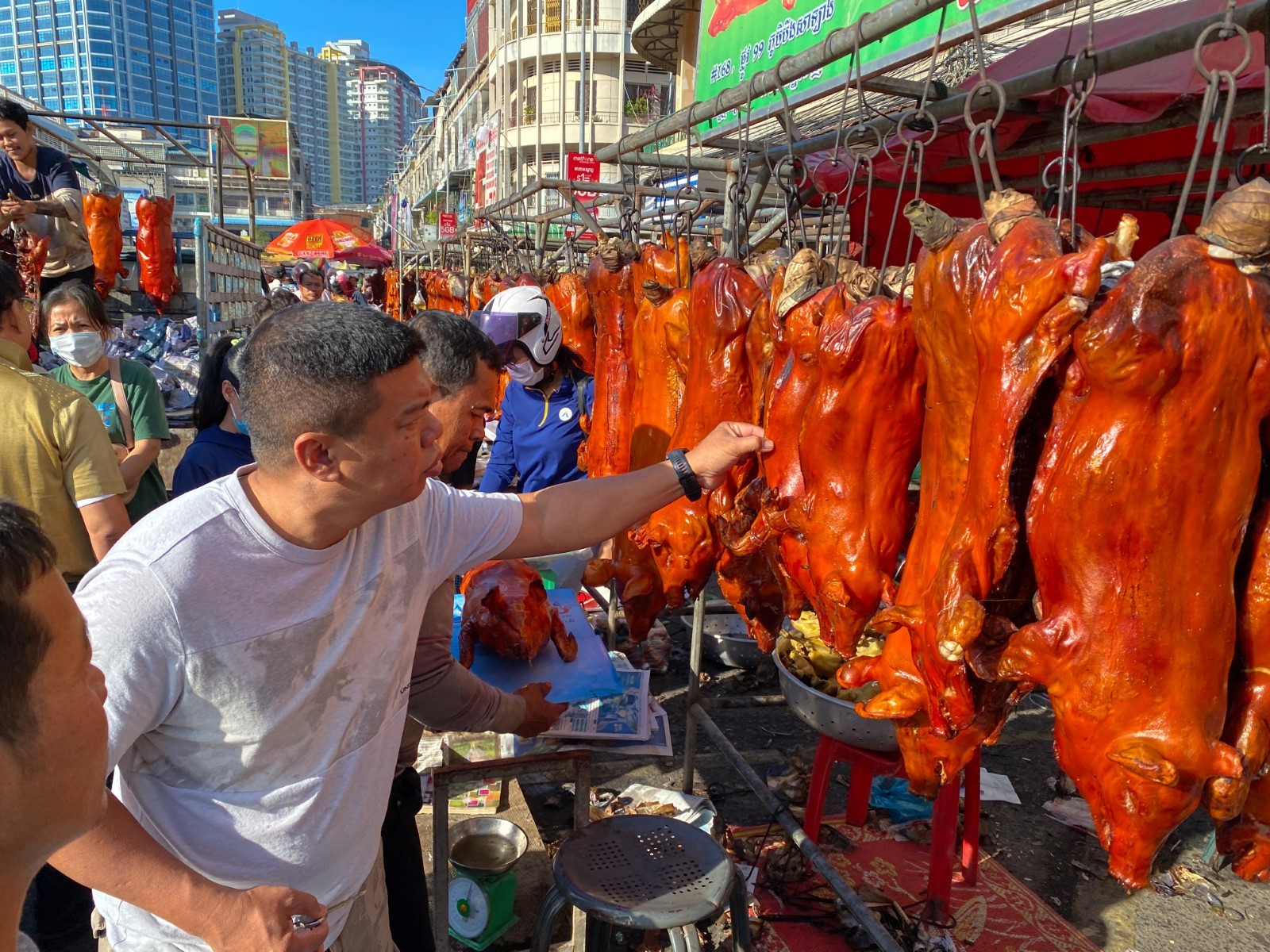 Không khí đón Tết Nguyên đán tràn ngập thế giới Chú thích ảnh
