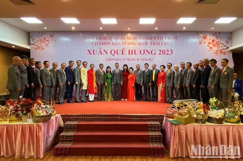 Cộng đồng kiều bào Đông bắc Thái Lan mừng Xuân quê hương ảnh 3
