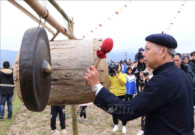 Đến Than Uyên xem Lễ hội Lùng Tùng của người Thái Chú thích ảnh