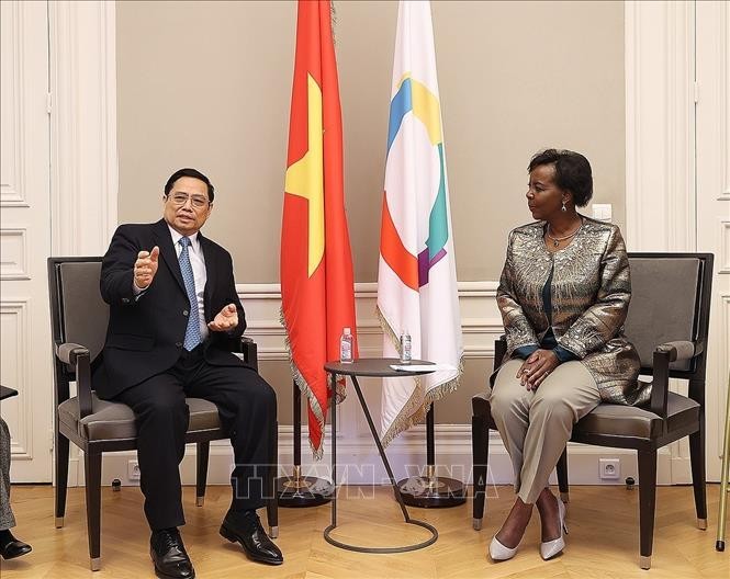 Thủ tướng Phạm Minh Chính gặp bà Louise Mushikiwabo, Tổng thư ký Cộng đồng Pháp ngữ ngày 5/11/2021. Ảnh: TTXVN Thủ tướng Phạm Minh Chính gặp bà Louise Mushikiwabo, Tổng thư ký Cộng đồng Pháp ngữ ngày 5/11/2021. Ảnh: TTXVN