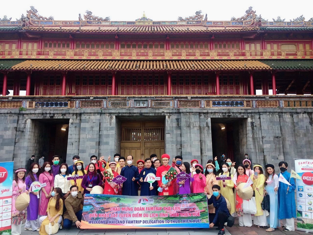 Đại diện lữ hành, blogger Thái Lan khảo sát, trải nghiệm du lịch Cố đô Huế Đại diện lữ hành, blogger Thái Lan khảo sát, trải nghiệm du lịch Cố đô Huế
