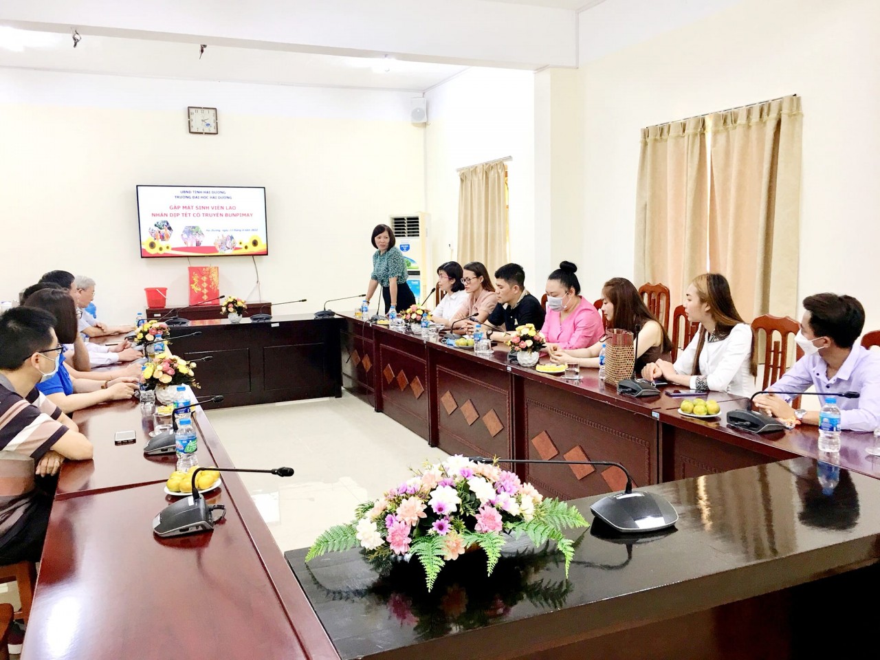 Trường Đại học Hải Dương đã tổ chức gặp mặt tặng quà, chúc Tết sinh viên Lào nhân dịp Tết cổ truyền Bunpimay. Ảnh: Hội Sinh viên trường Đại học Hải Dương Trường Đại học Hải Dương đã tổ chức gặp mặt tặng quà, chúc Tết sinh viên Lào nhân dịp Tết cổ truyền Bunpimay. Ảnh: Hội Sinh viên trường Đại học Hải Dương