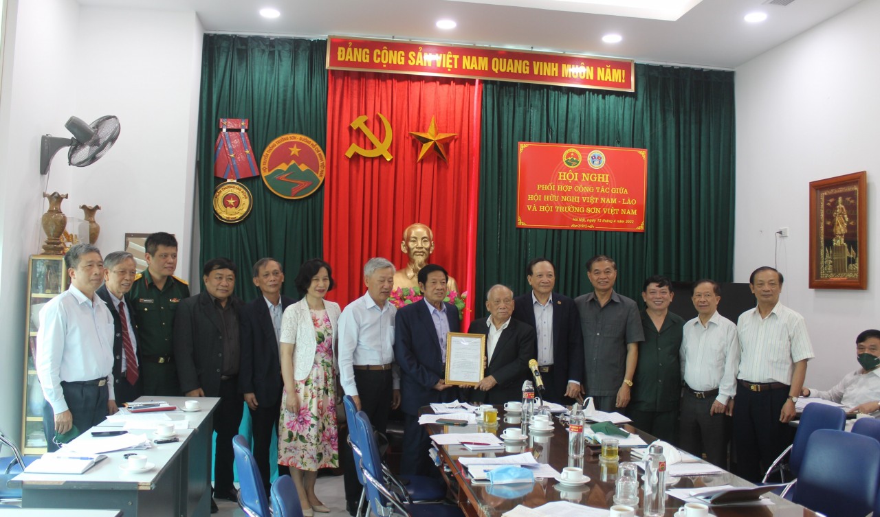 Hội Trường Sơn Việt Nam trở thành thành viên tập thể của Trung ương Hội Hữu nghị Việt Nam - Lào