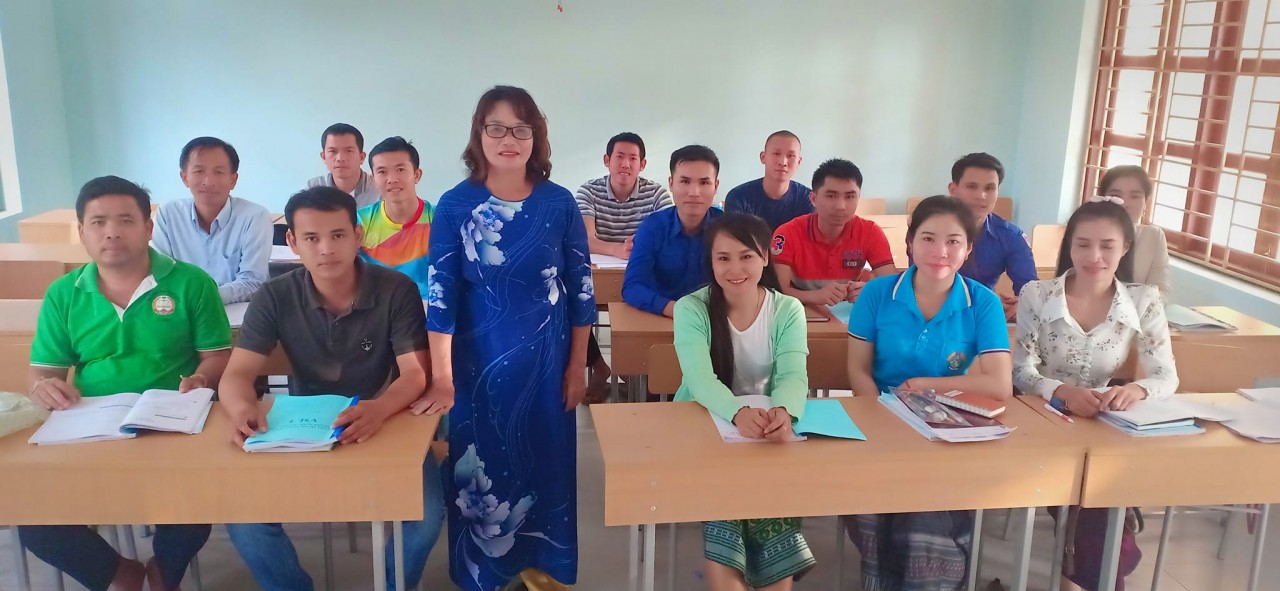 Câu chuyện về mẹ Việt con Lào Câu chuyện về mẹ Việt con Lào