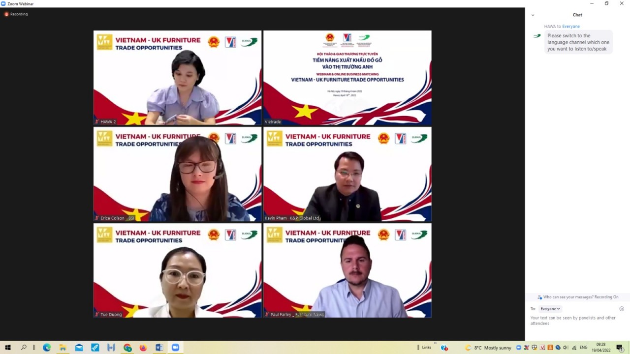 Hội thảo thu hút nhiều doanh nghiệp Anh và Việt Nam hoạt động trong lĩnh vực đồ gỗ. Ảnh: TTXVN Hội thảo thu hút nhiều doanh nghiệp Anh và Việt Nam hoạt động trong lĩnh vực đồ gỗ. Ảnh: TTXVN