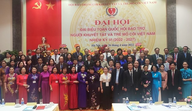 Ban Chấp hành Trung ương Hội Bảo trợ người khuyết tật và trẻ mồ côi Việt Nam khóa VI ra mắt Đại hội. Ban Chấp hành Trung ương Hội Bảo trợ người khuyết tật và trẻ mồ côi Việt Nam khóa VI ra mắt Đại hội.