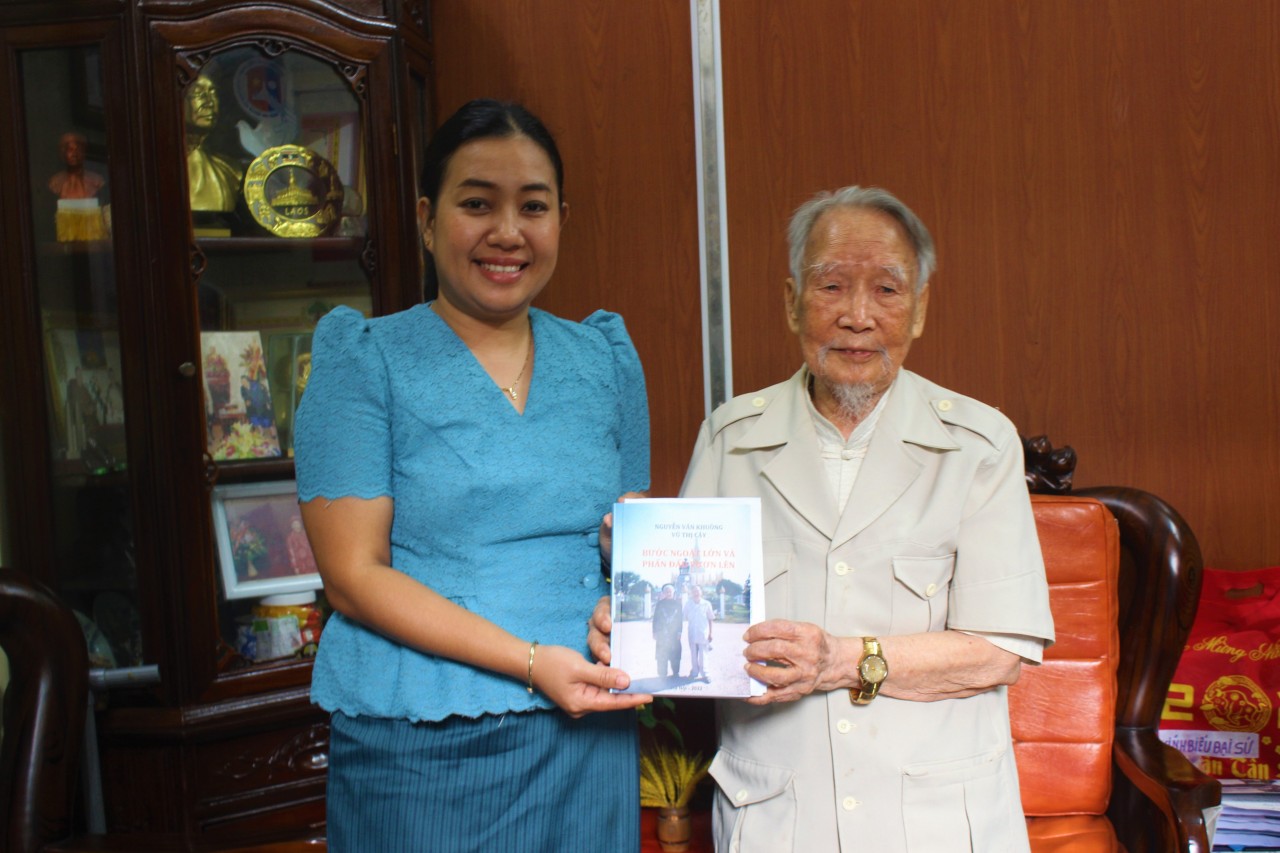 Ký ức không quên của người cựu binh Tây Tiến về Sầm Nưa Ký ức không quên của người cựu binh Tây Tiến về Sầm Nưa