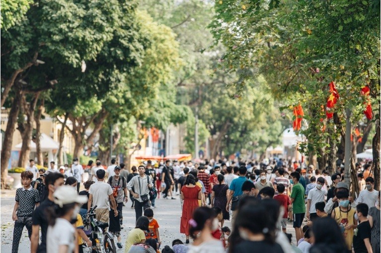 tại sự kiện cũng diễn ra nhiều hoạt động trình diễn nghệ thuật đường phố, trưng bày, triển lãm ảnh và các hoạt động bên lề cùng các nghệ nhân... cũng rất đông người đứng xem. tại sự kiện cũng diễn ra nhiều hoạt động trình diễn nghệ thuật đường phố, trưng bày, triển lãm ảnh và các hoạt động bên lề cùng các nghệ nhân... cũng rất đông người đứng xem.