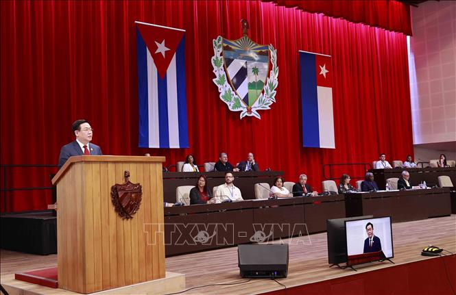 Chủ tịch Quốc hội Vương Đình Huệ phát biểu tại phiên họp đặc biệt của Quốc hội Cuba Chú thích ảnh