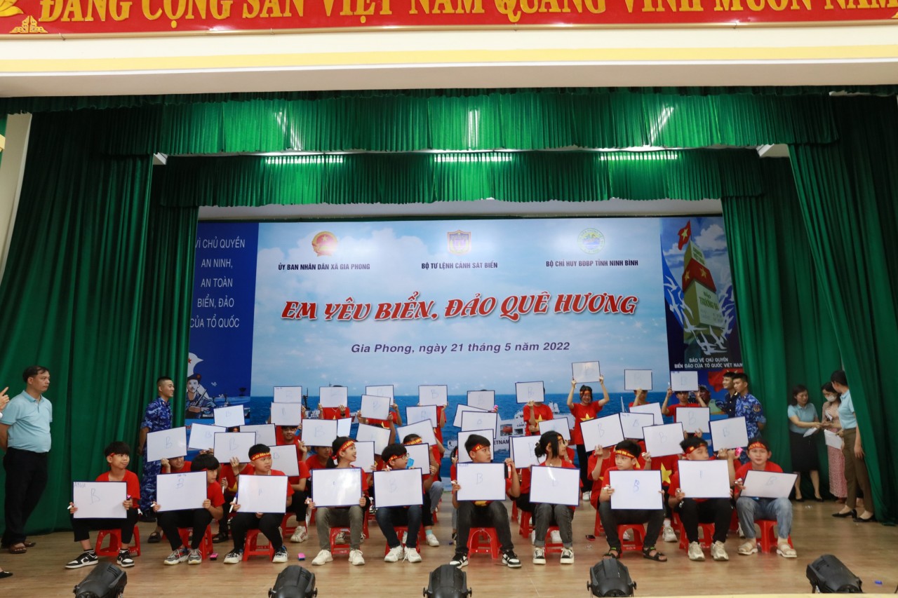 Các em học sinh tham gia cuộc thi. Ảnh: Cảnh sát biển Việt Nam. Các em học sinh tham gia cuộc thi. Ảnh: Cảnh sát biển Việt Nam.