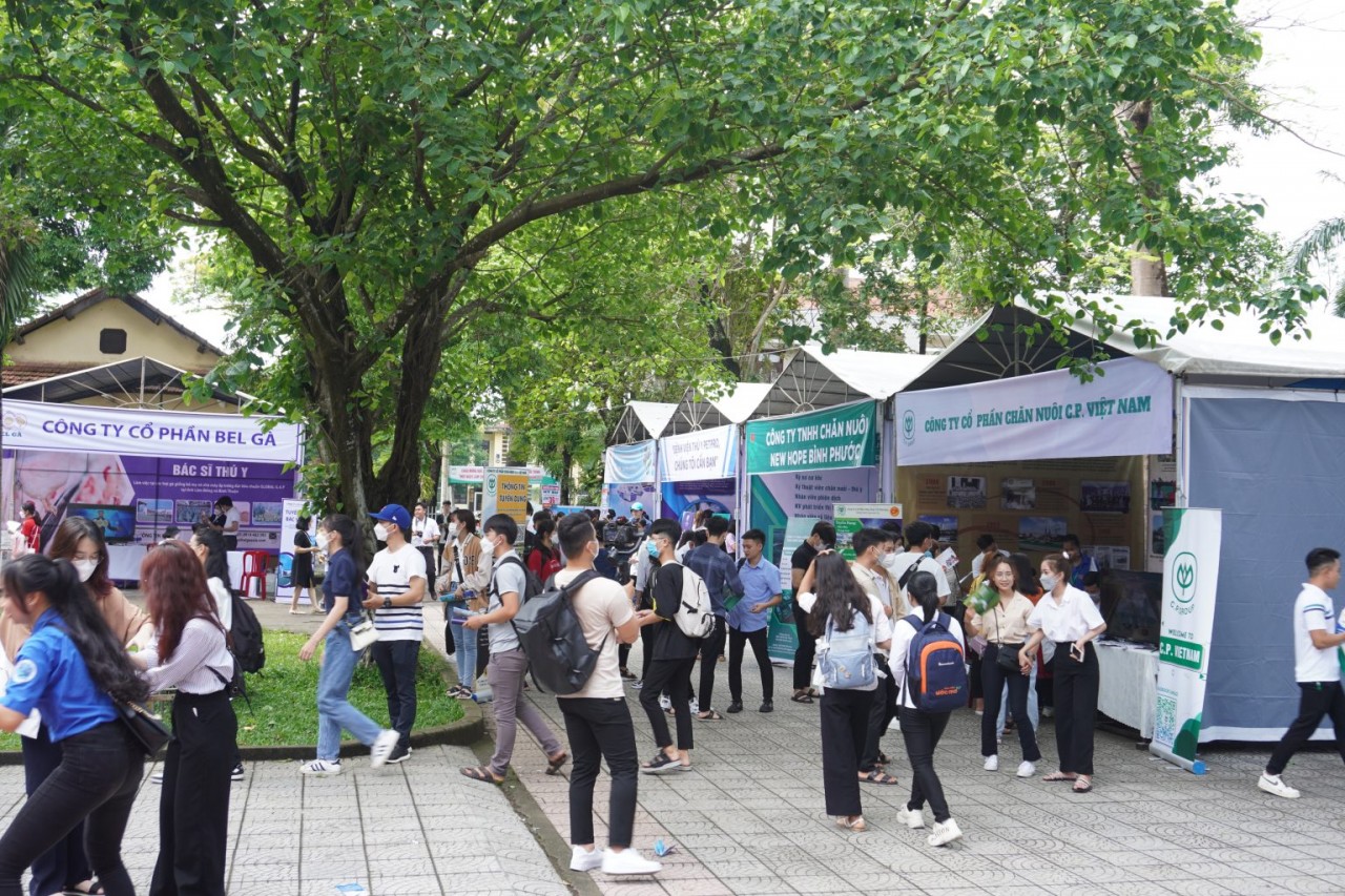 tại Trường Đại học Nông Lâm (ĐHNL), Đại học Huế (ĐHH) đã diễn ra chương trình Ngày hội việc làm và Openday năm 2022. tại Trường Đại học Nông Lâm (ĐHNL), Đại học Huế (ĐHH) đã diễn ra chương trình Ngày hội việc làm và Openday năm 2022.