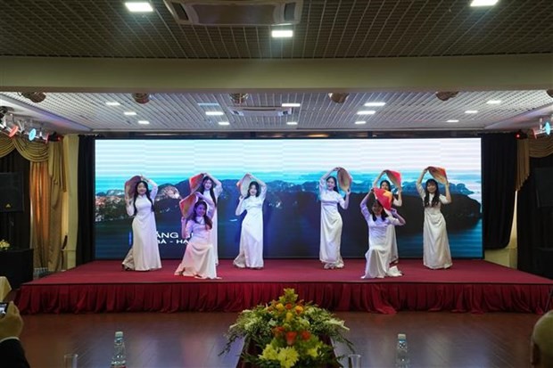 Tiết mục văn nghệ tại Việt Nam-Nga: Để tiếng Việt trở thành cầu nối quan hệ hai nước