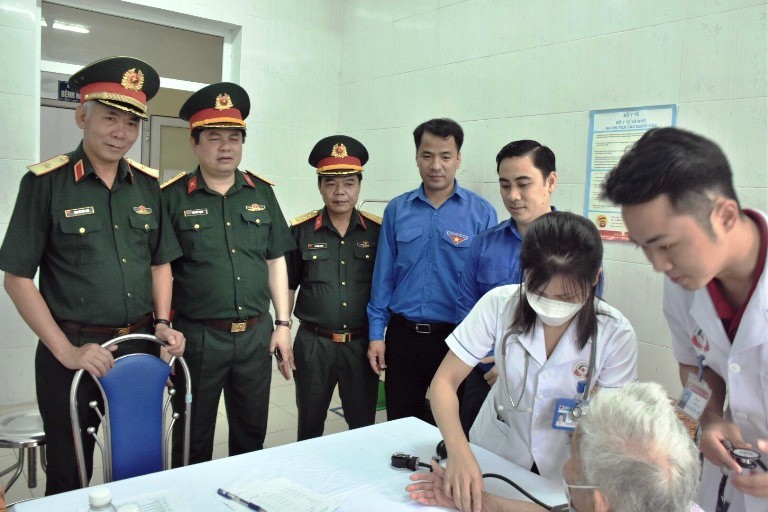 Chương trình khám phát thuốc cho người dân. Ảnh: Cổng TTĐT Trung ương Đoàn. Chương trình khám phát thuốc cho người dân. Ảnh: Cổng TTĐT Trung ương Đoàn.