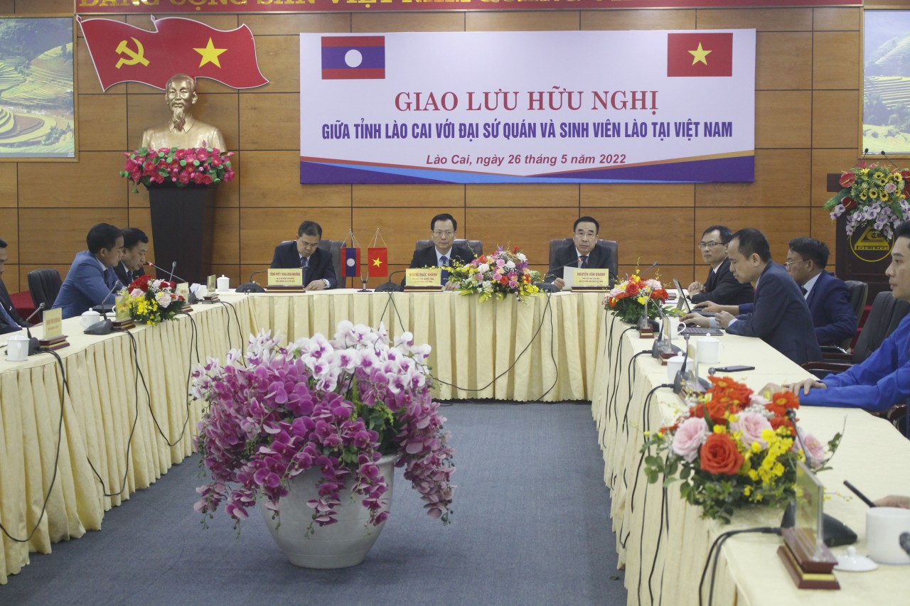 Tăng cường hiểu biết thực tế cho sinh viên Lào Tăng cường hiểu biết thực tế cho sinh viên Lào