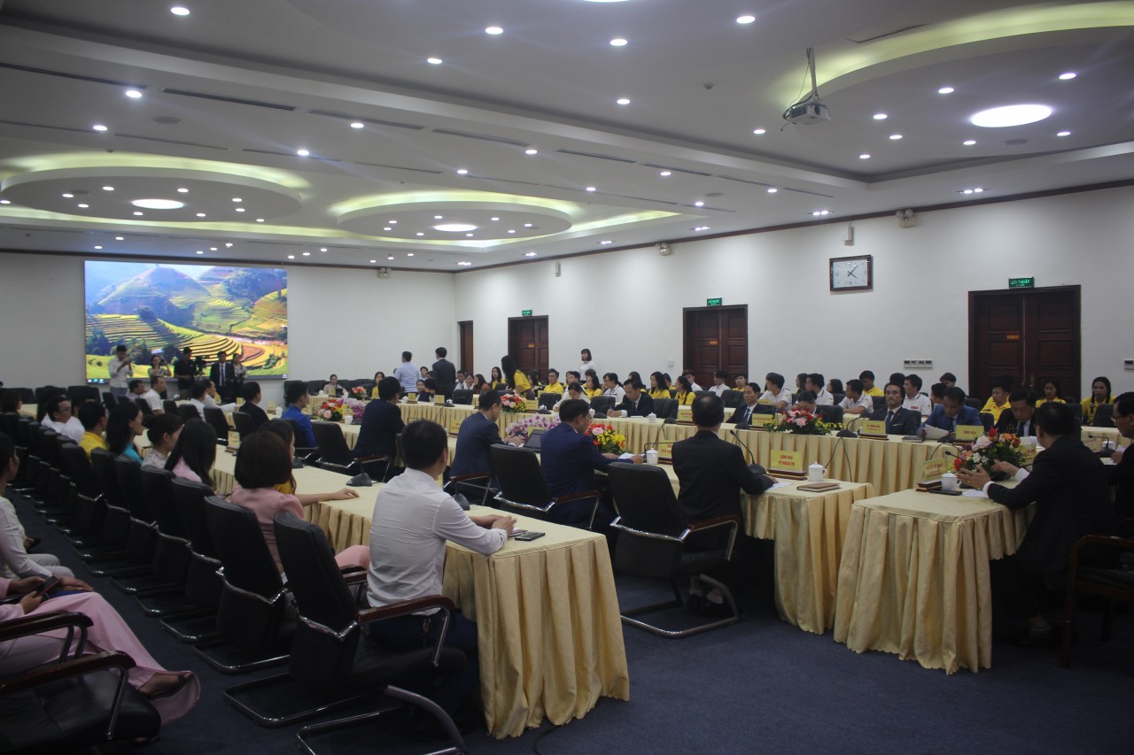 Tăng cường hiểu biết thực tế cho sinh viên Lào Tăng cường hiểu biết thực tế cho sinh viên Lào