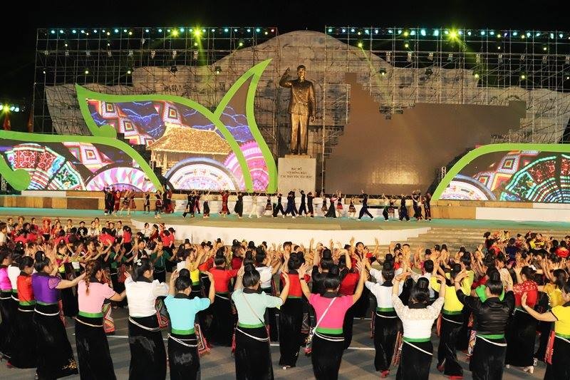 Tổng duyệt chương trình Khai mạc Festival trái cây và sản phẩm OCOP Việt Nam năm 2022. Tổng duyệt chương trình Khai mạc Festival trái cây và sản phẩm OCOP Việt Nam năm 2022.