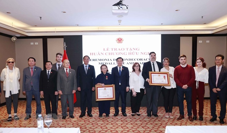 Chủ tịch Viện Văn hóa Argentina-Việt Nam và tình yêu lớn với Việt Nam Chủ tịch Viện Văn hóa Argentina-Việt Nam và tình yêu lớn với Việt Nam ảnh 2