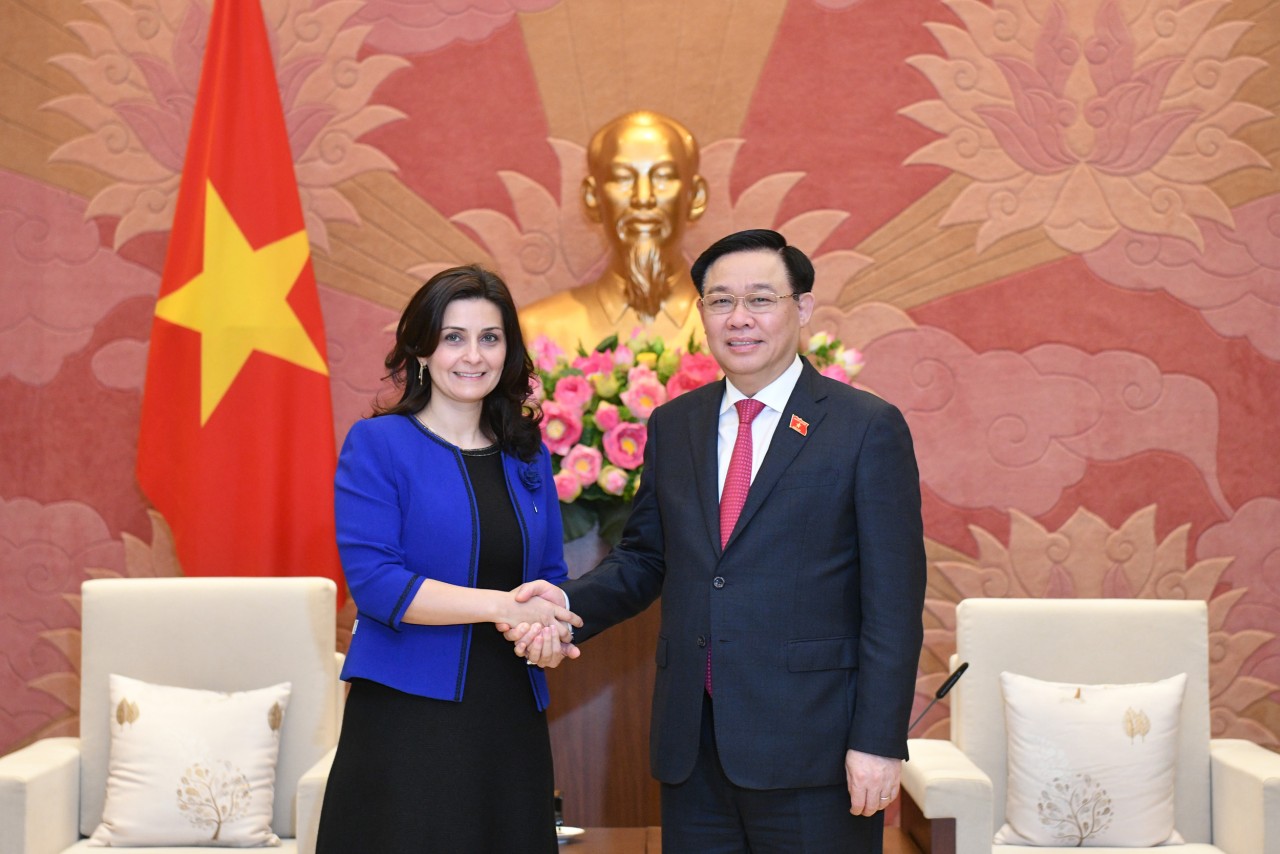Chủ tịch Quốc hội Vương Đình Huệ tiếp với Đại sứ Bulgaria tại Việt Nam Marinela Petkova Chủ tịch Quốc hội Vương Đình Huệ tiếp với Đại sứ Bulgaria tại Việt Nam Marinela Petkova