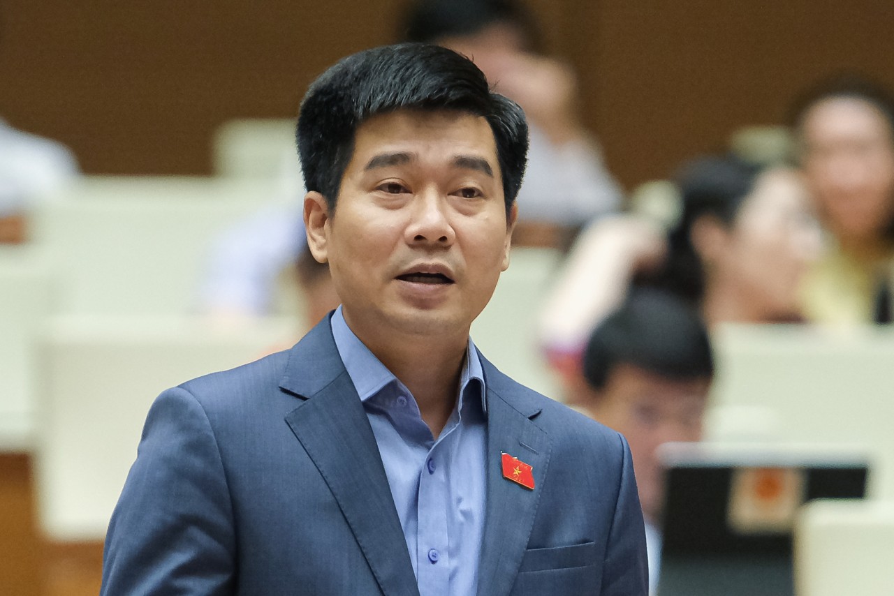 Đại biểu Lê Thanh Hoàn - Đoàn ĐBQH tỉnh Thanh Hóa. Ảnh: Cổng TTĐT Quốc hội Đại biểu Lê Thanh Hoàn - Đoàn ĐBQH tỉnh Thanh Hóa. Ảnh: Cổng TTĐT Quốc hội