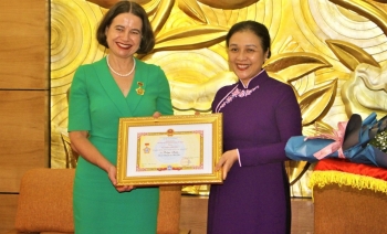 Trao tặng Kỷ niệm chương 