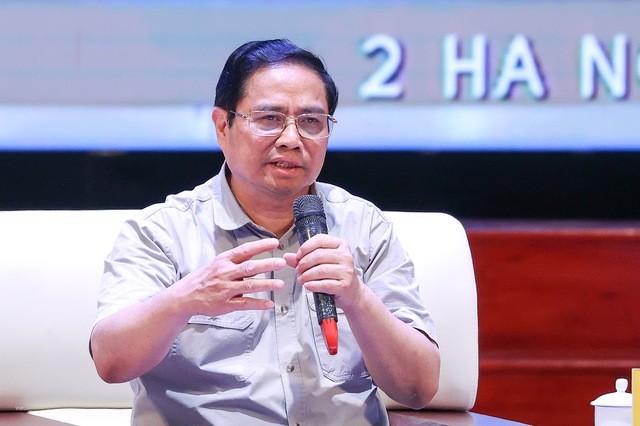 Thủ tướng Phạm Minh Chính tại buổi đối thoại với công nhân. Ảnh: VGP