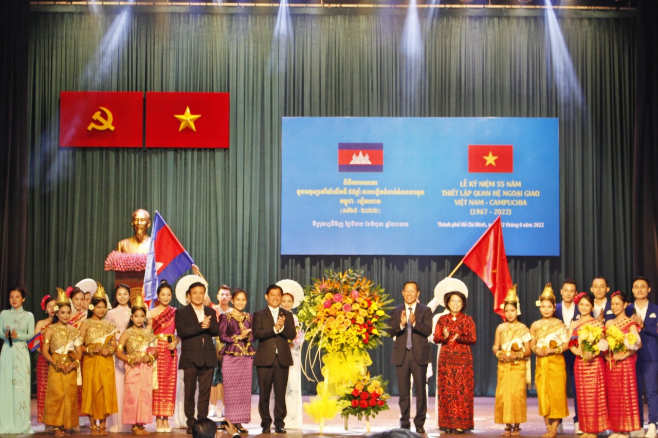 sự hợp tác chặt chẽ giữa TP.HCM với Thủ đô Phnôm Pênh (Campuchia) không ngừng được củng cố và phát triển rõ nét, sự hợp tác chặt chẽ giữa TP.HCM với Thủ đô Phnôm Pênh (Campuchia) không ngừng được củng cố và phát triển rõ nét,