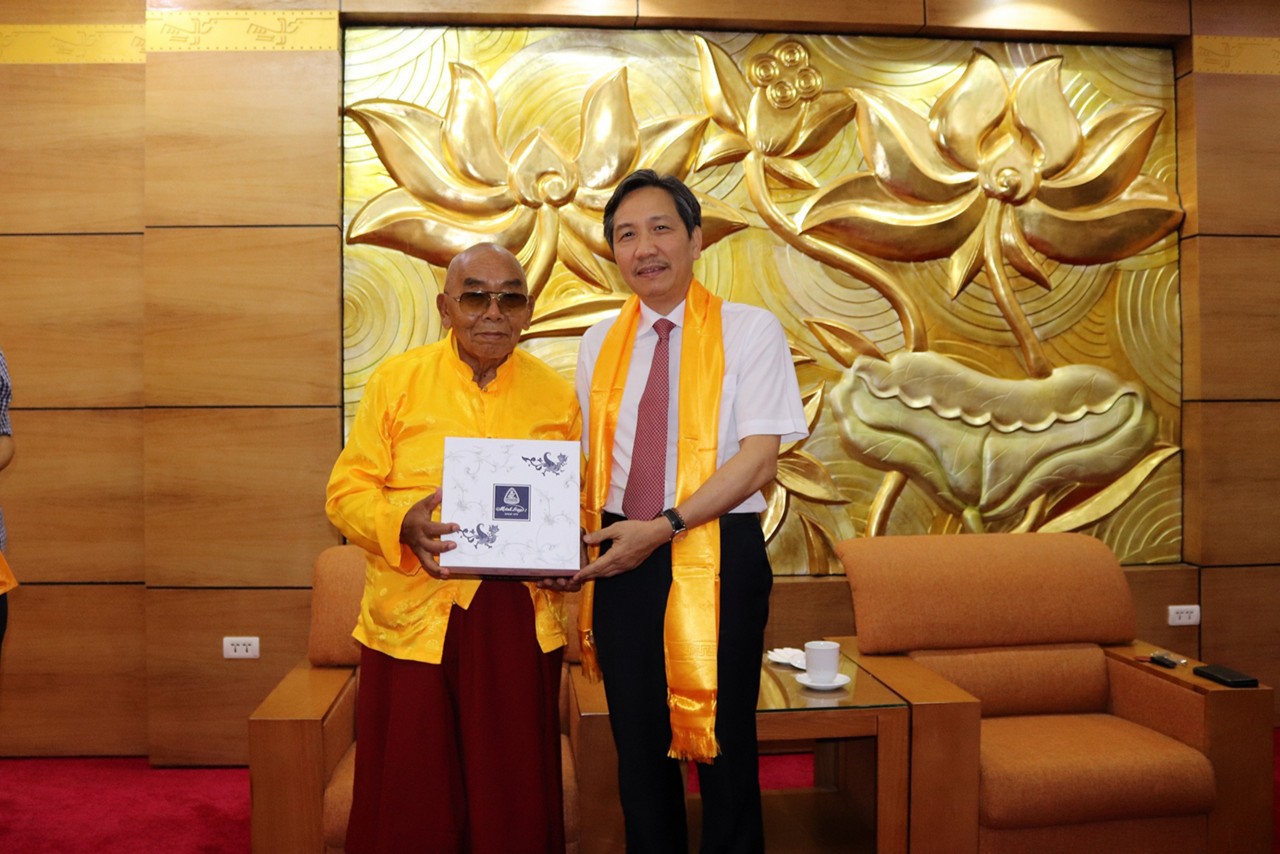 Lãnh đạo Hội hữu nghị Việt Nam - Nepal tiếp xã giao đoàn giáo sĩ Phật giáo Nepal Lãnh đạo Hội hữu nghị Việt Nam - Nepal tiếp xã giao đoàn giáo sĩ Phật giáo Nepal