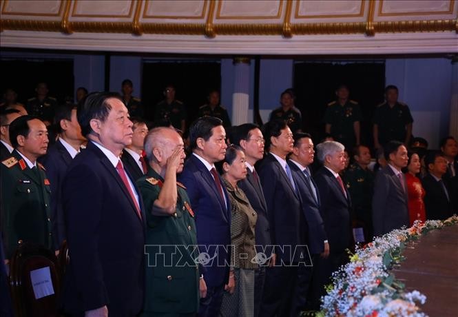 Giữ gìn, vun đắp mối quan hệ Việt Nam - Campuchia mãi mãi xanh tươi, đời đời bền vững Giữ gìn, vun đắp mối quan hệ Việt Nam - Campuchia mãi mãi xanh tươi, đời đời bền vững