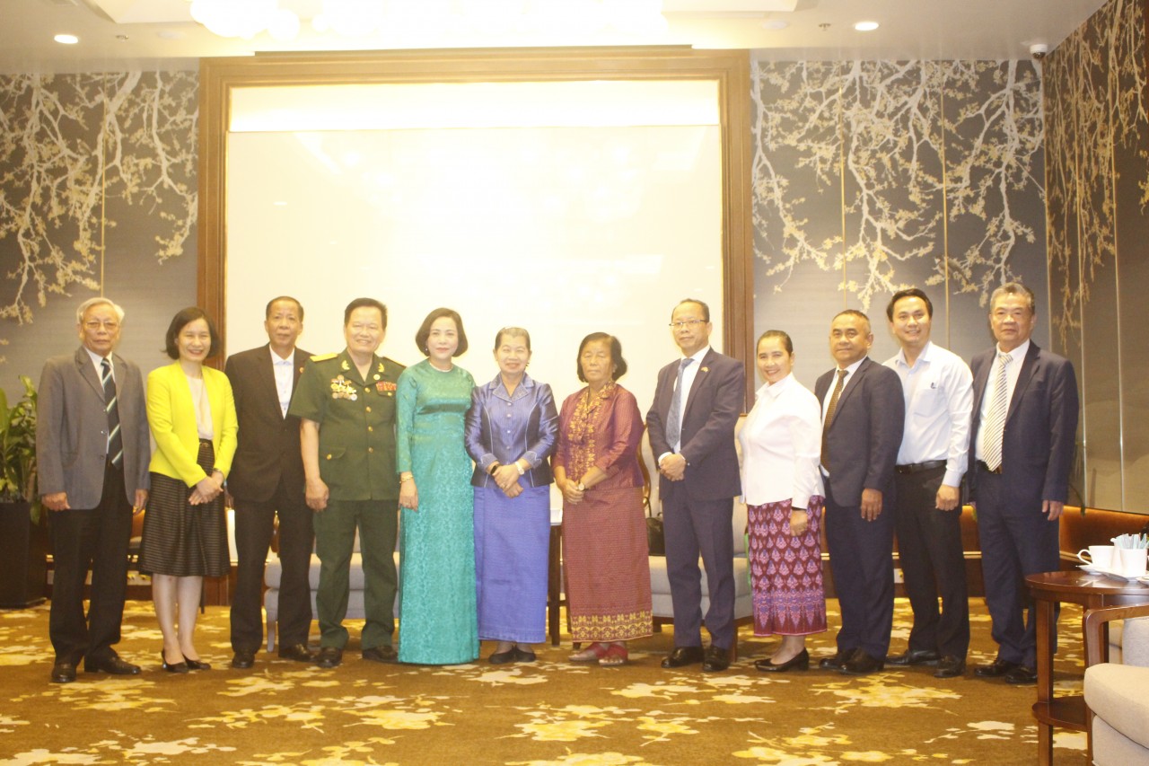 Các đại biểu chụp ảnh kỷ niệm. Ảnh: Thành Luân Các đại biểu chụp ảnh kỷ niệm. Ảnh: Thành Luân