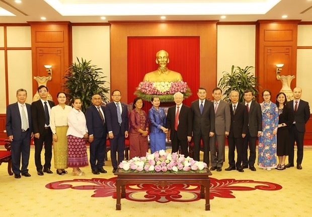 Tổng Bí thư Nguyễn Phú Trọng tiếp Phó Chủ tịch Đảng Nhân dân Campuchia (CPP), Phó Thủ tướng Campuchia Men Sam An. (Ảnh : Trí Dũng/TTXVN) Tổng Bí thư Nguyễn Phú Trọng tiếp Phó Chủ tịch Đảng Nhân dân Campuchia (CPP), Phó Thủ tướng Campuchia Men Sam An. (Ảnh : Trí Dũng/TTXVN)