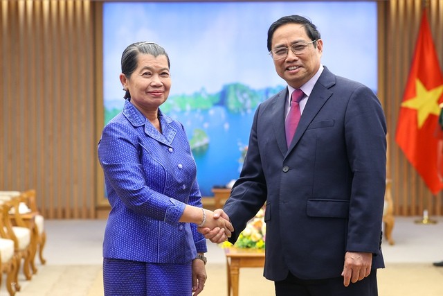 Thủ tướng Phạm Minh Chính và Phó Thủ tướng Campuchia Men Sam An. Ảnh: VGP/Nhật Bắc