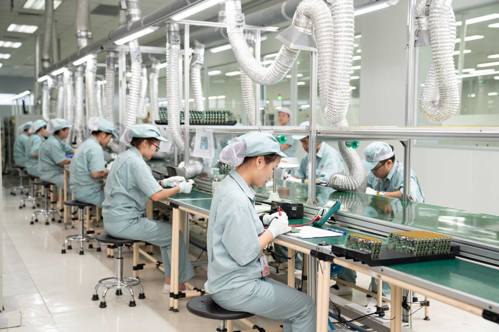 IMF: Việt Nam đang vươn mình thành trung tâm của nỗ lực đa dạng hóa chuỗi cung ứng Chú thích ảnh