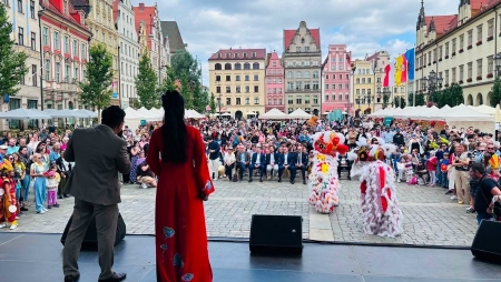 Тысячи людей посетили Фестиваль вьетнамской культуры во польском городе Вроцлав