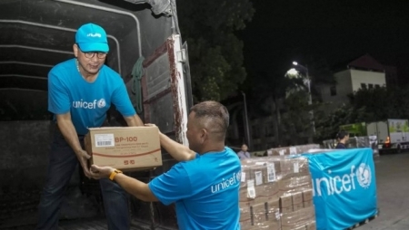 UNICEF экстренно направляет помощь провинциям, пострадавшим от супертайфуна Яги