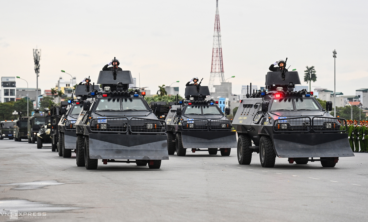 Hanoi to impose traffic restrictions on 20 streets for 13th National Party Congress 5826 drill