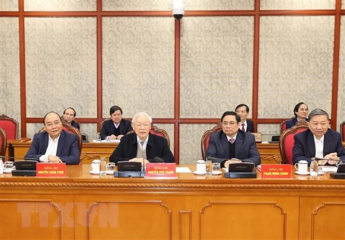 Party General Secretary and State President Nguyen Phu Trong (Second from left) presides over the first meeting of the Political Bureau and Secretariat of the Communist Party of Vietnam. (Photo: VNA) 4447 cpv