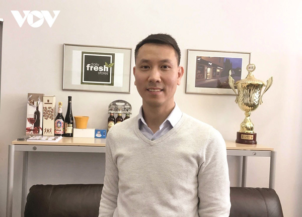 Luong Hai Long desires to build a local brand exclusively for the Vietnamese community in the Czech Republic. 5407 man