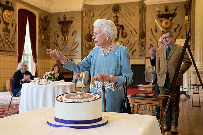 Vietnamese Leaders Send Congratulations to Platinum Jubilee of Queen Elizabeth II