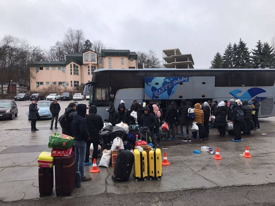 Vietnamese in Ukraine Scheduled to Arrive Home on March 7 Vietnamese in Ukraine Scheduled to Arrive Home on March 7